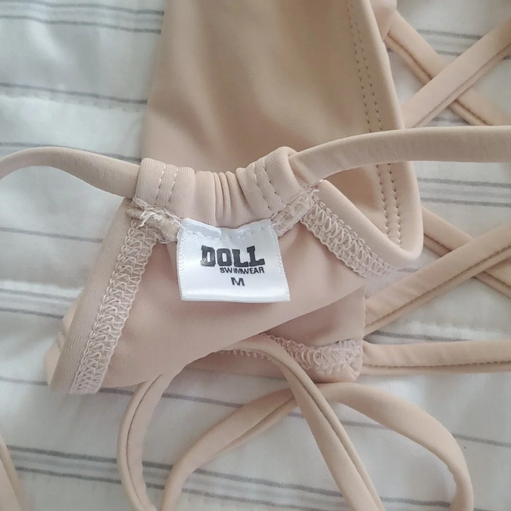 Bikini - Picture 4 of 4